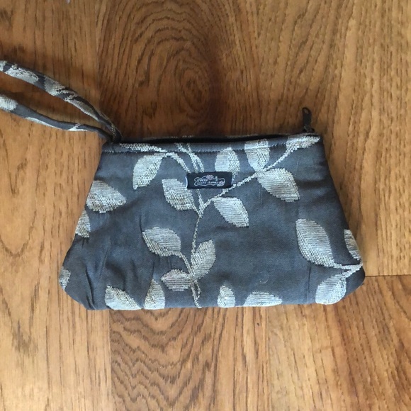 Two crazy Daisy’s - Picture 1 of 4